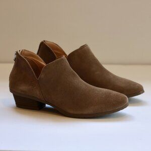 NBW - Kenneth Cole Reaction Sideway Suede Block Heel Ankle Boot - Taupe